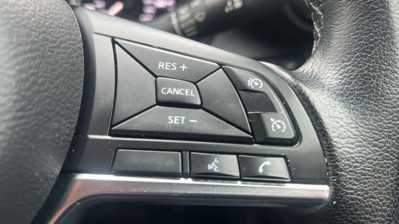 Nissan Juke 1.0 DiG-T 114 N-Connecta 5dr Petrol Hatchback